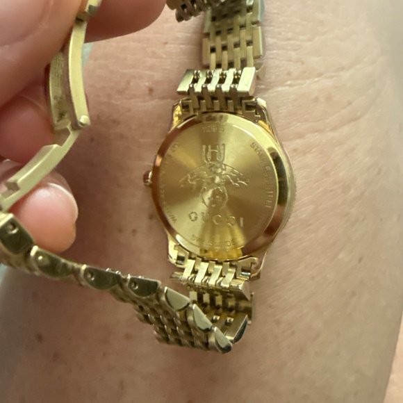 Women’s Gucci Timeless watch - Picture 4 of 6